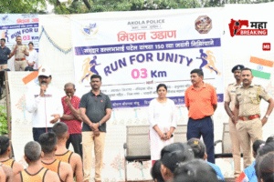 Hundreds of citizens ran,