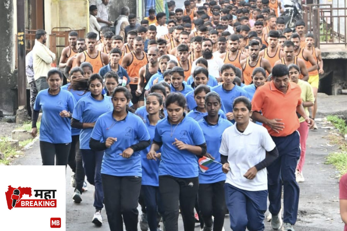 Hundreds of citizens ran